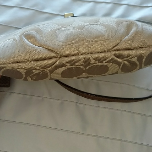 Coach •Mini Bag •Wristlet Convertible •Tan •Gold - Picture 5 of 8